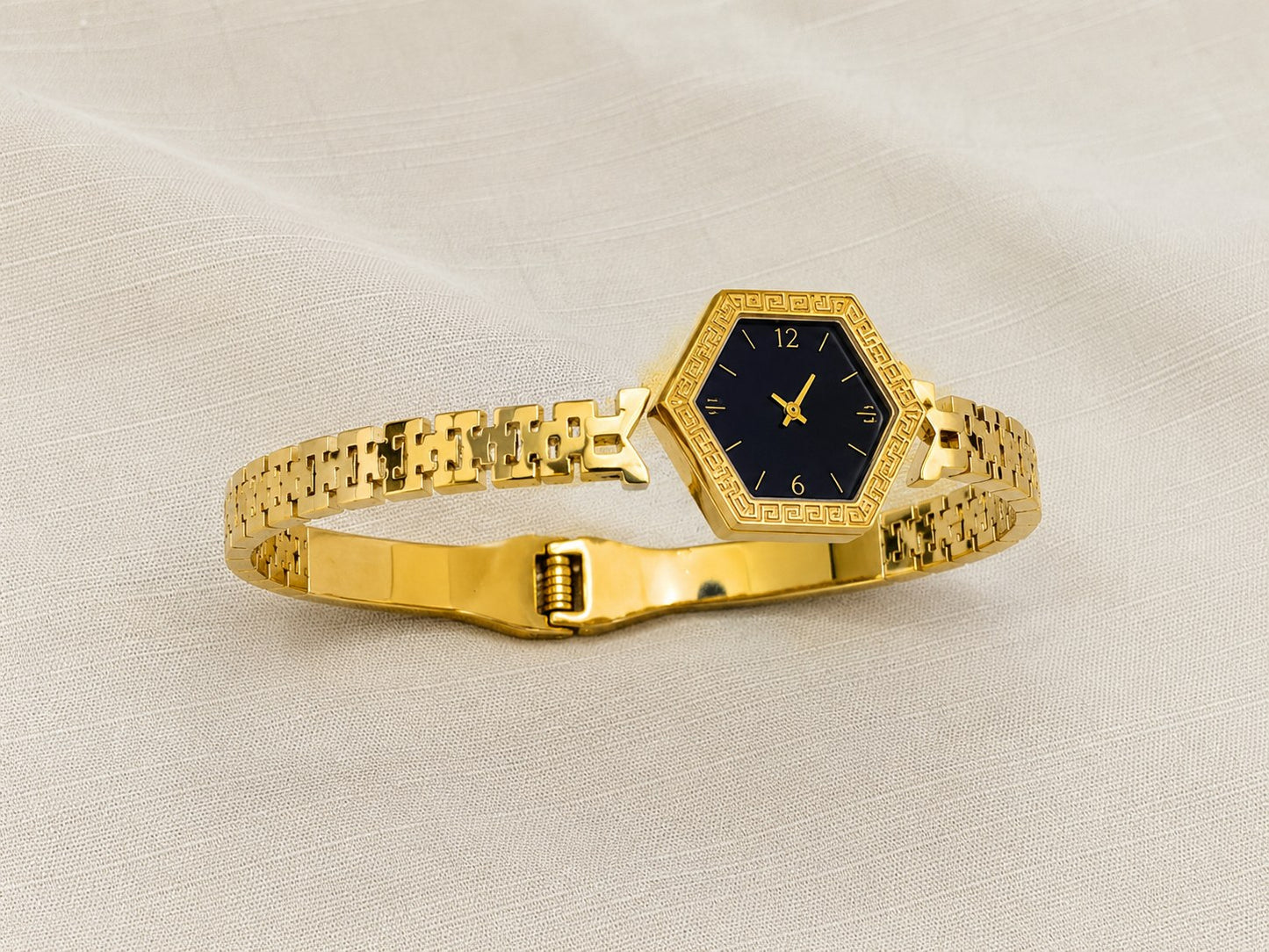 Luxury Hexagon Dial Style Ladies Bracelet
