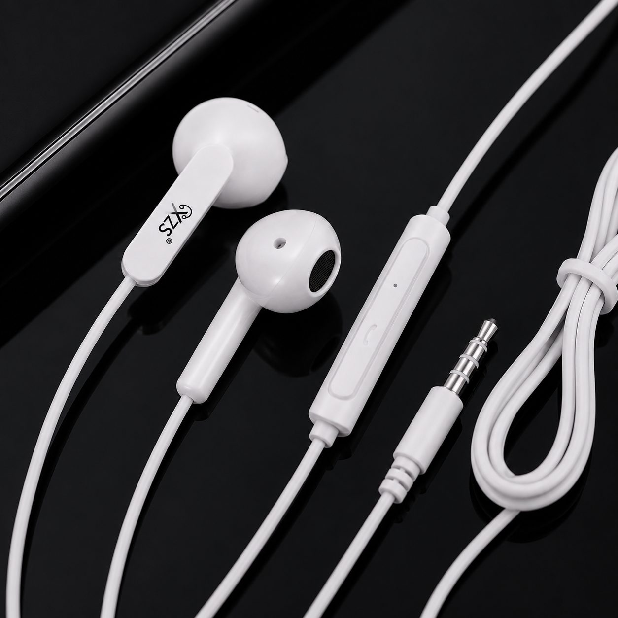 XZS M-109 Classic Wired Earphones with In-Line Microphone & Deep Bass Sound
