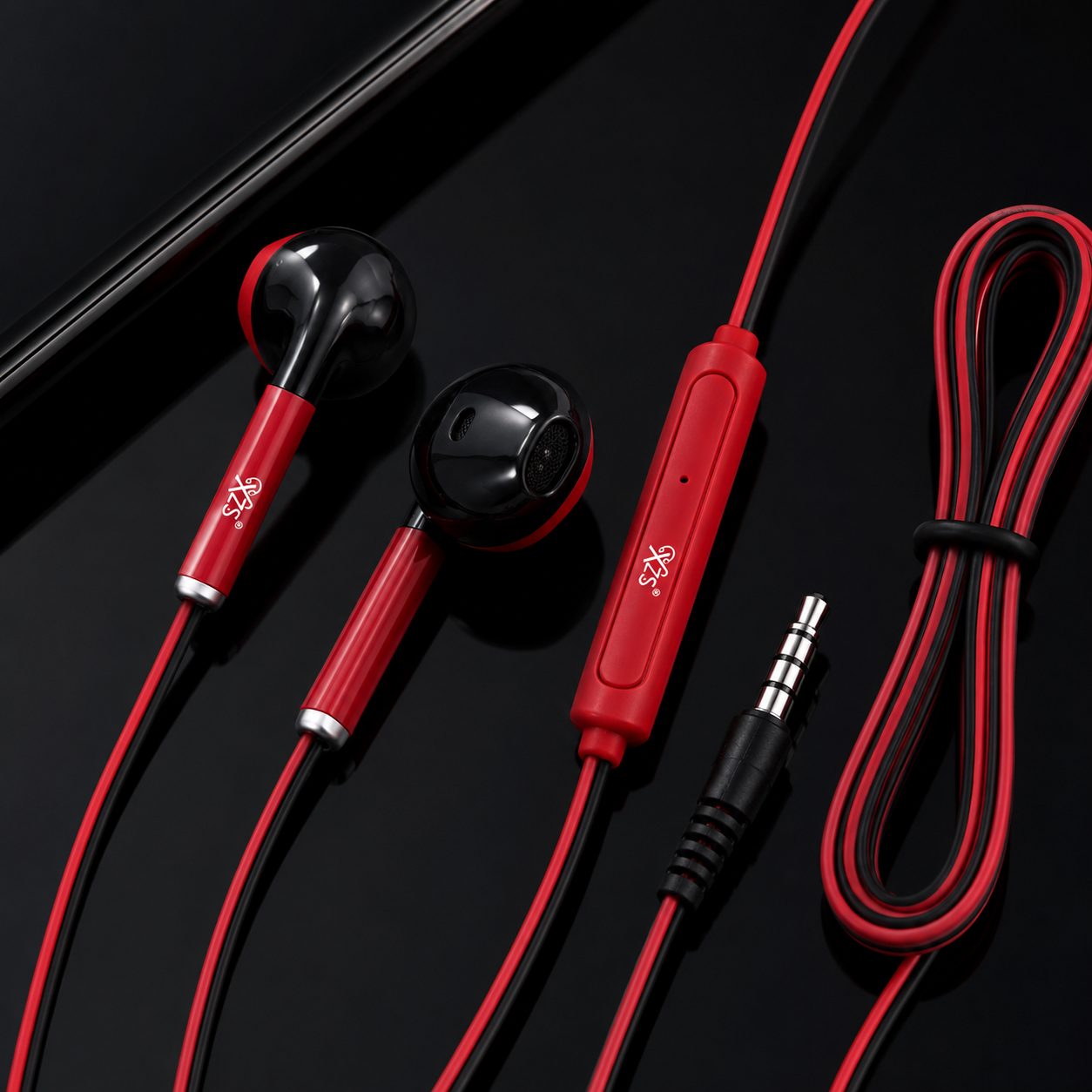 XZS M-112 Stereo Earphone with Microphone – Wired 3.5mm Handsfree